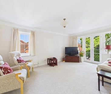 Oakfield Close, Amersham, Buckinghamshire,HP6 - Photo 2