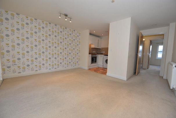 2 bedroom flat to rent - Photo 1