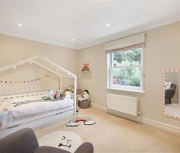 4 bedroom semi-detached house to rent - Photo 6