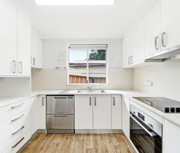 Beautifully Renovated House ** Available Now ** - Photo 4