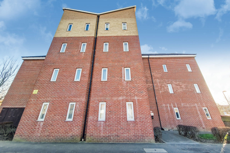 Stanton Court, Dagenham, RM10 - Photo 2