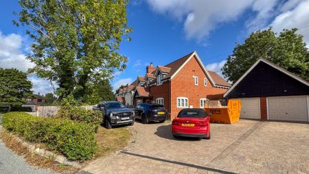 4 bedroom detached house to rent - Photo 4