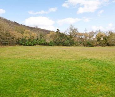 2 bedroom property to rent - Photo 1