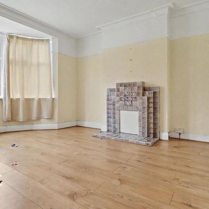 4 bedroom detached house to rent - Photo 1