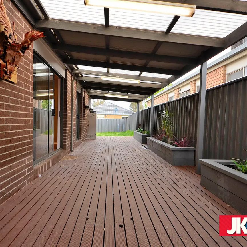 6 Maculata Place, Wyndham Vale VIC 3024 - Photo 1