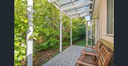 Modern Comfort in Old Bowral - Photo 2