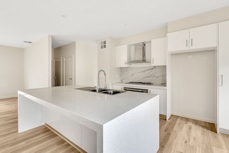 Beautifully Appointed 4-bedroom Home - Photo 2