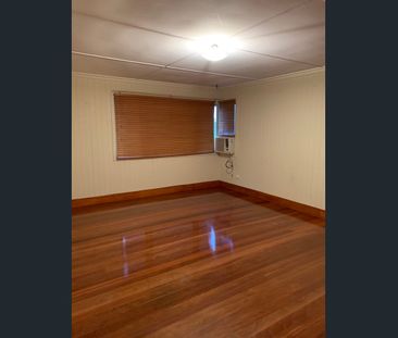 Private Family Home in Great Location - Photo 3