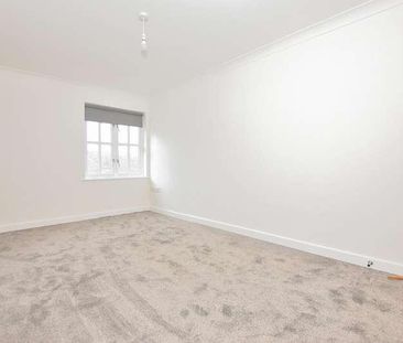 Chequers Lane, Dunmow, CM6 - Photo 3