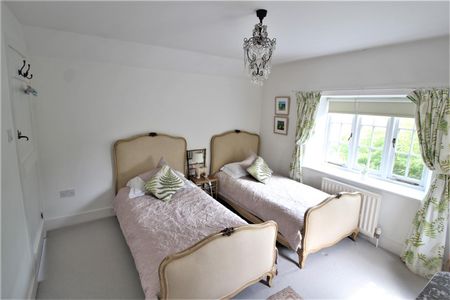 Bewley Lane, Lacock, Chippenham, SN15 - Photo 2