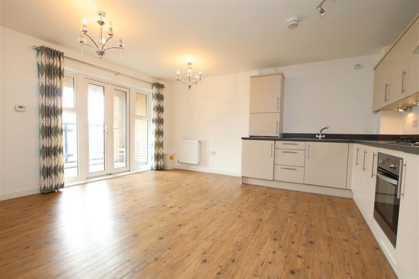 2 bedroom Apartment to let - Photo 1