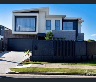 1/3 Enid Avenue, Southport, Qld 4215 - Photo 4