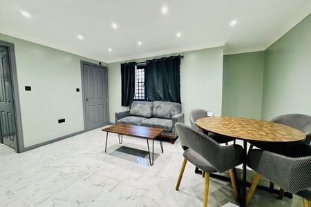 Chequers Lane - Photo 2