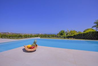 5 bedroom luxury Villa for rent in Rio Real, Spain