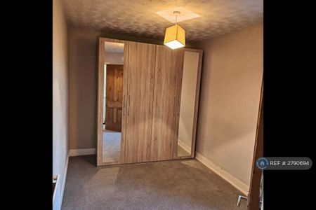 2 bedroom terraced house to rent - Photo 2