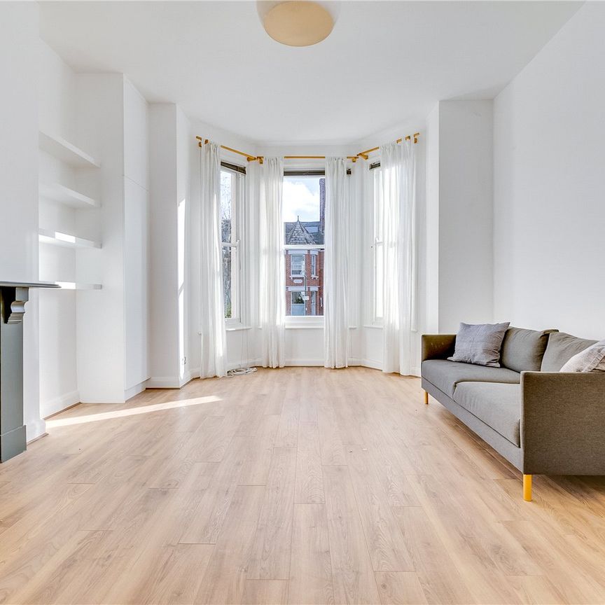 Winchester Avenue, NW6, London - Photo 1