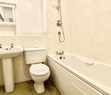 2 bedroom ground floor flat to rent - Photo 6