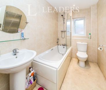 4 bedroom detached house to rent - Photo 5