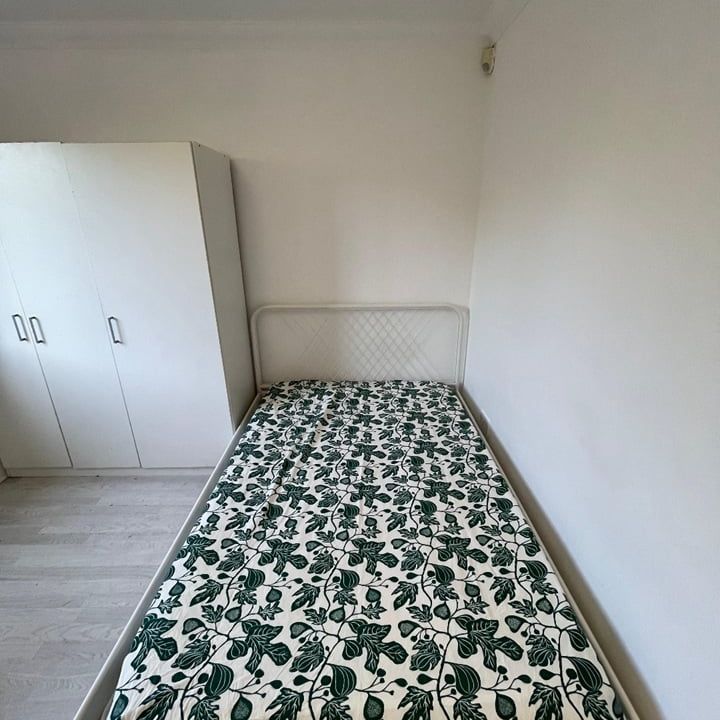 Room in a Shared House, Hilda Road, E16 - Photo 1