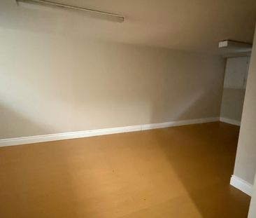 For Lease - 1068 Lawrence Avenue, Toronto, Ontario - Photo 3