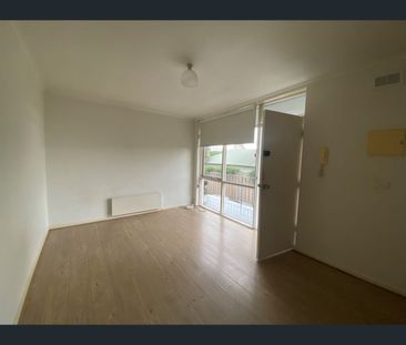 11/95-97 Summerhill Road, Footscray, Vic 3011 - Photo 5