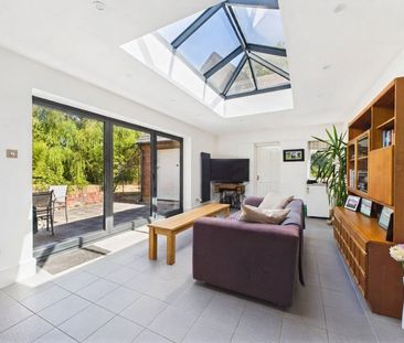 5 bedroom House in Fernhill Cottages, Wokingham - Photo 5