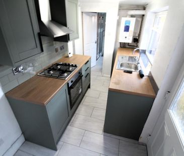 3 bedroom terraced house to rent - Photo 5