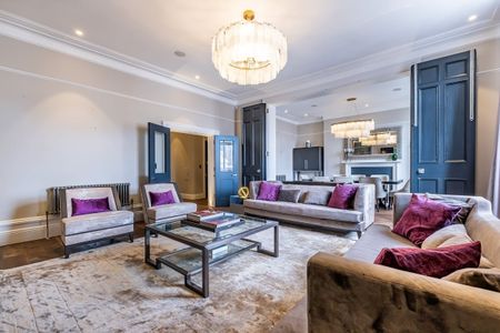 4 bedroom flat to rent - Photo 2
