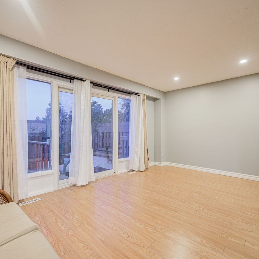 For Lease - 98 Rakewood Crescent Unit# Upper, Toronto, Ontario - Photo 1