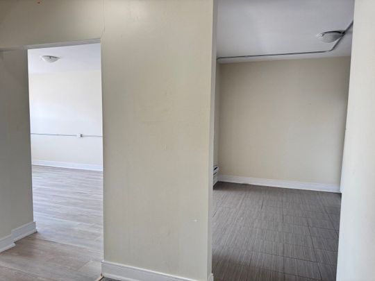 For Lease - 14810 Yonge Street Unit# 205, Aurora, Ontario - Photo 1