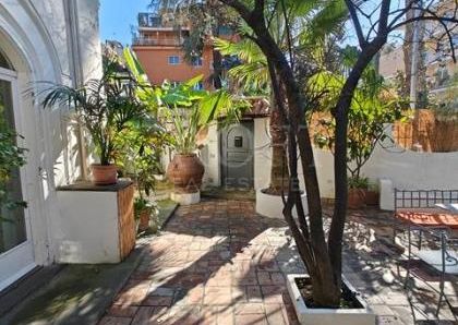 Villa-Parioli: Beautiful independent house with large private garden and terraces. Spacious living, formal dining, study-music room, sun room, 5 bedrooms, 4 bathrooms, parking. rif 163