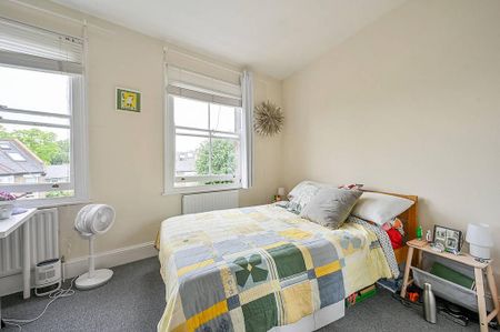 2 bedroom flat to rent - Photo 4