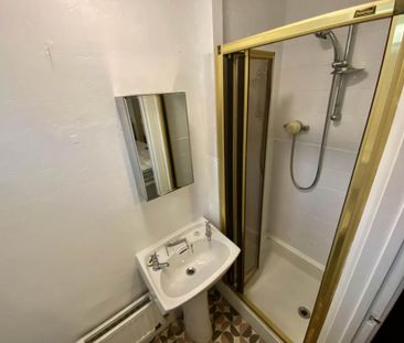 3 bedroom flat to rent - Photo 6