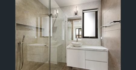 QUALITY TOWNHOUSE - Photo 3