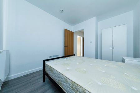 1 Bed Flat, Addiscombe Grove, CR0 - Photo 4