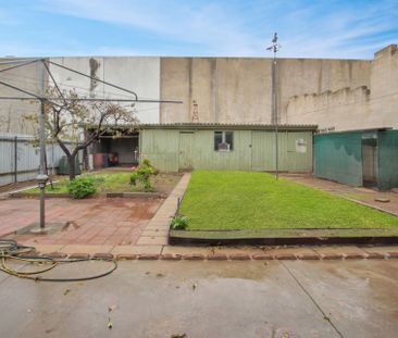 Spacious & Comfortable Living Close to the City! - Photo 3