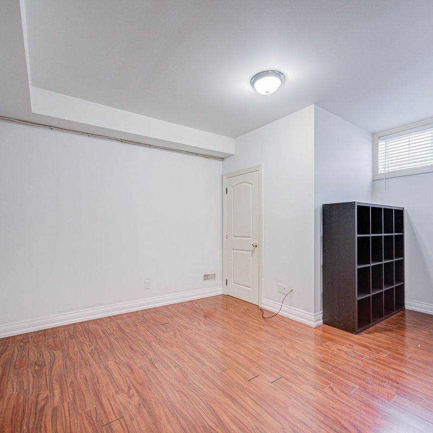 For Lease - 213 Maplehurst Avenue Unit# Lower, Toronto, Ontario - Photo 1