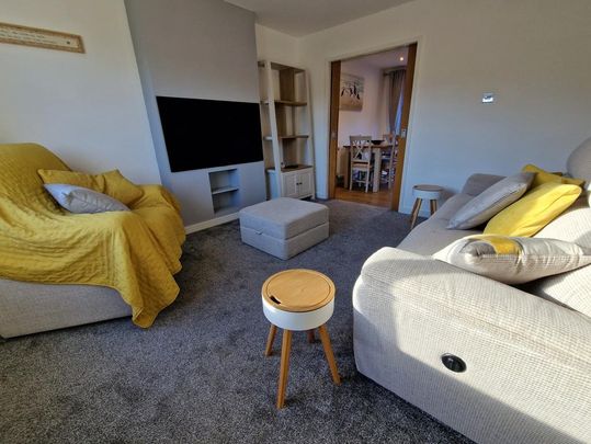 3 bedroom semi-detached house to rent - Photo 1