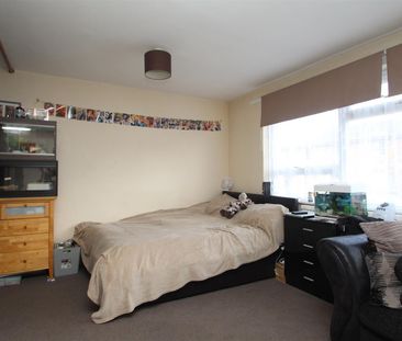 Figtree Hill, Old Town, Hemel Hempstead, HP2 5HG, Herts - Photo 1