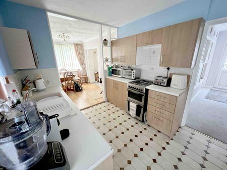 3 bedroom detached house to rent - Photo 4