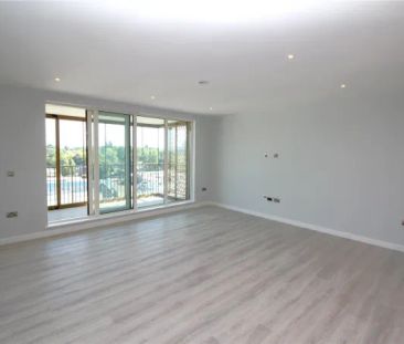 CM12, Radford Way, Billericay - Photo 5