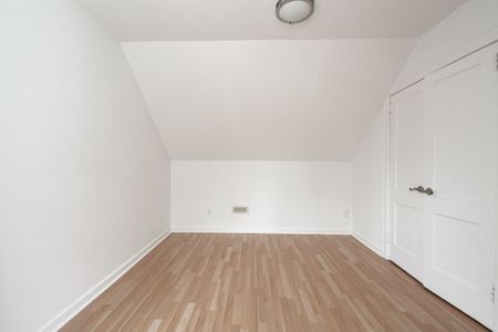 28 Balmoral Ave. - Photo 3