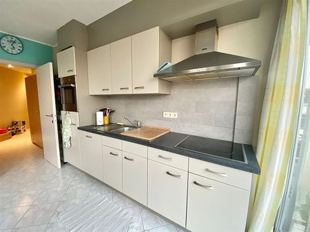 Ruim appartement met twee slaapkamers en terras - Photo 5