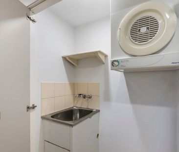 Large & spacious park and city view 1 bedroom 1 bathroom apartment,... - Photo 4