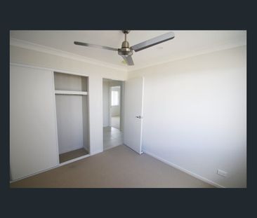 Modern Family Home in a Quiet Cul-de-Sac - Photo 4