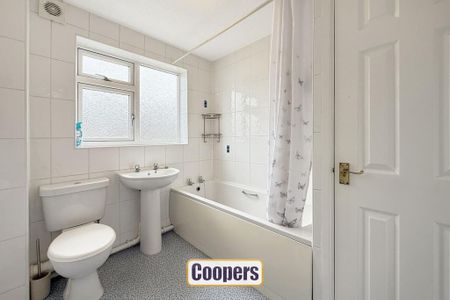 3 bedroom link detached house to rent - Photo 3