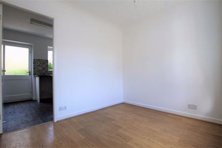 Templecombe Drive, Bolton - Photo 2