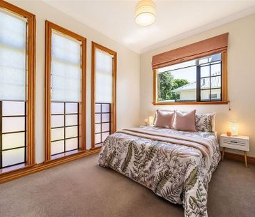 Spacious 4 Bedroom Family Home + External office - Photo 4