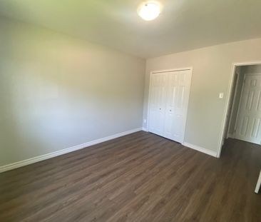 Three Bedroom Apartment - Photo 3