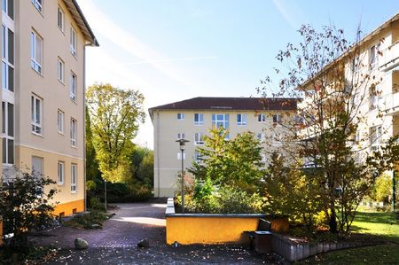 Ruhige Lage mit großzügigem Balkon! - Photo 4